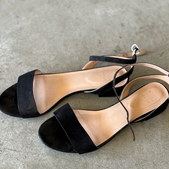 A New Day Black Sandals - Picture 2 of 6